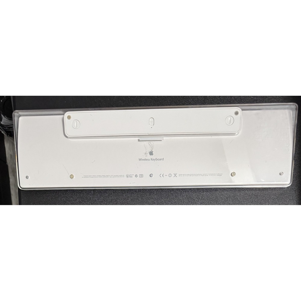 Apple A1016 Wireless Bluetooth Keyboard White Mechanical Keyboard M9270LL/A - Picture 2 of 4